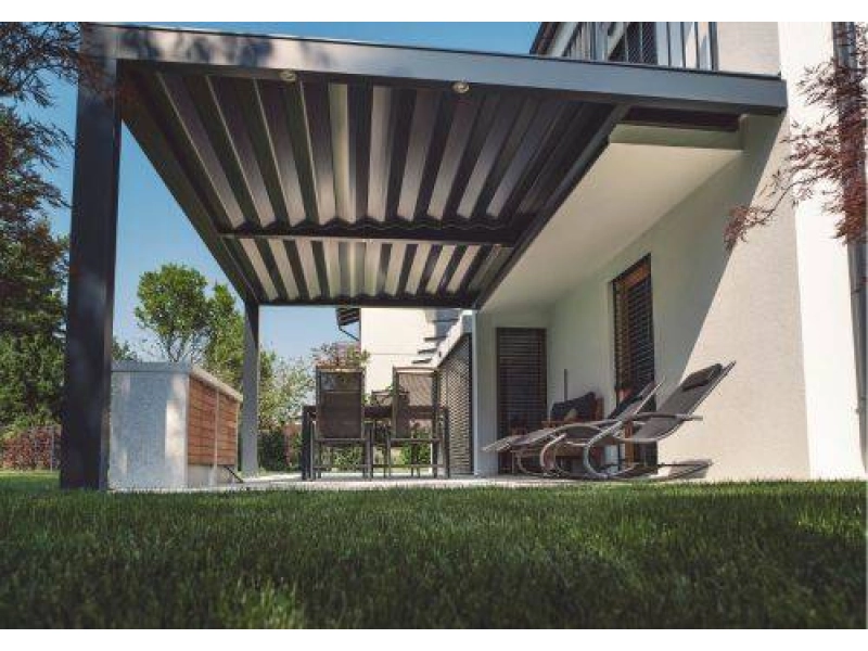 Wie kann man Pergolen und Zierdraht im Garten einsetzen?