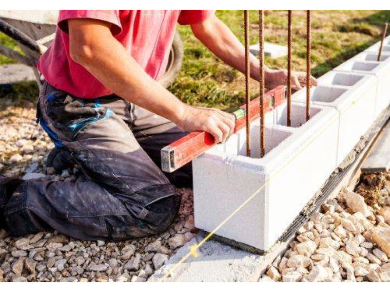 Wie montiert man schnell und effektiv einen Bauzaun auf der 